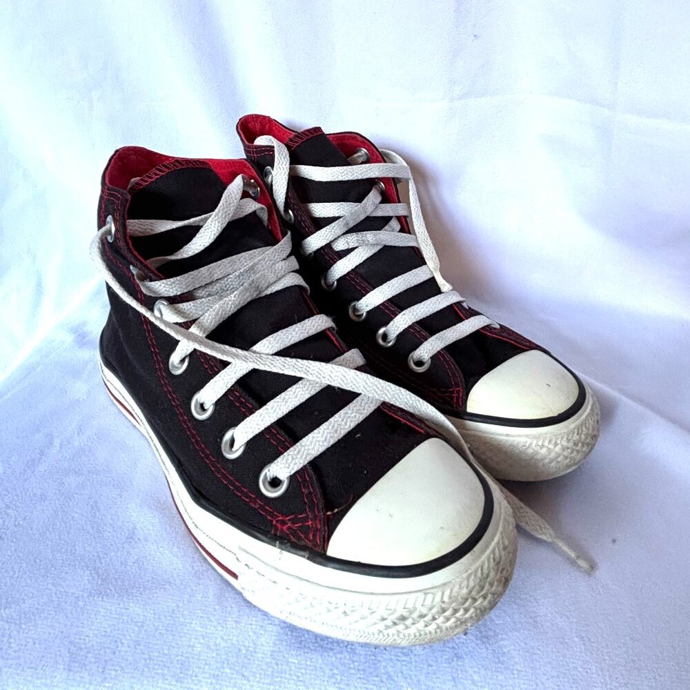 Retro Converse High Tops * rare red/black - womens 7.5 - 8/EUR 37.5